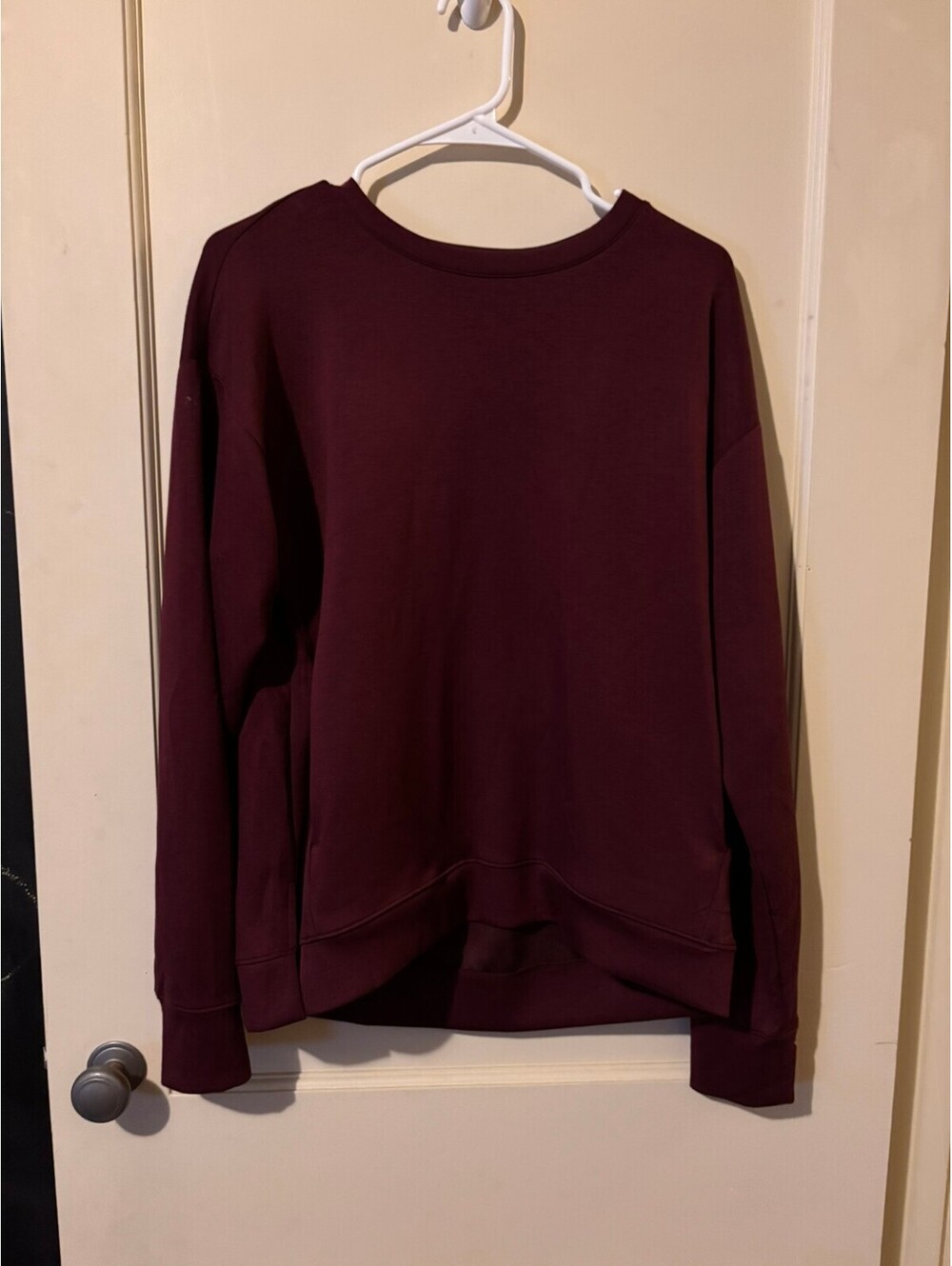 Stylus Women's Burgundy Sweatshirt Size Small